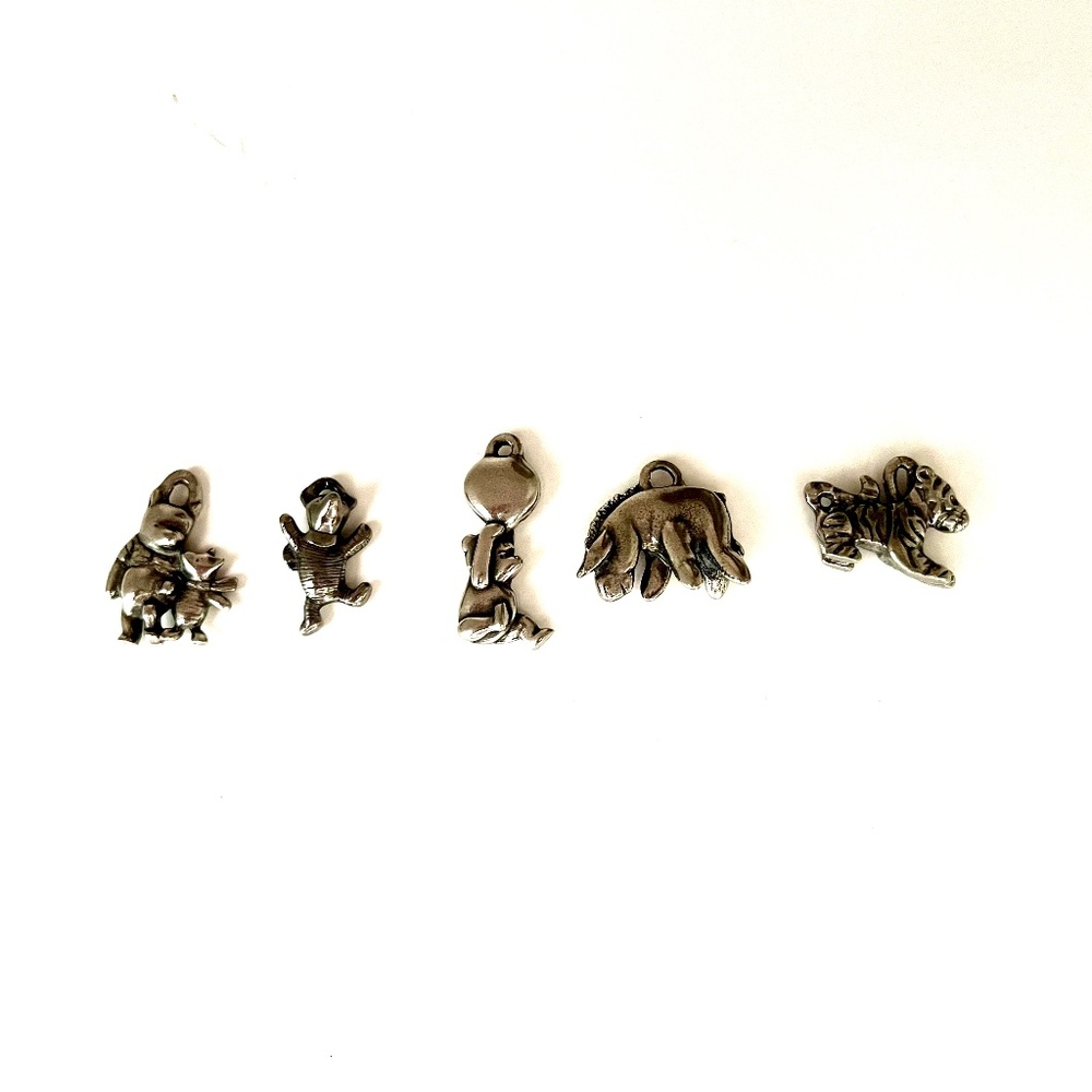 WINNE THE POO CHARMS